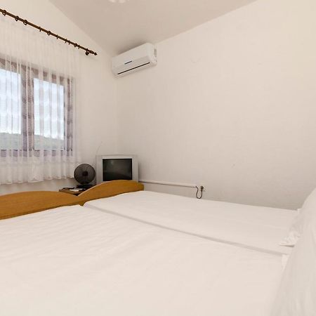 Apartments Mirko โตรกีร์ ภายนอก รูปภาพ